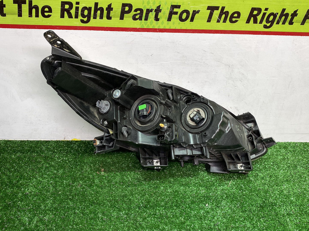 2012 Mazda Premacy CWEFW - Left Headlight PN: See photos