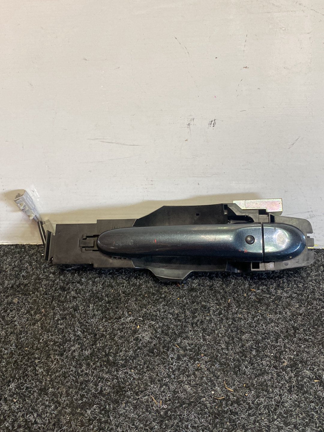 2013 Nissan Juke - Left Front Door Exterior Handle