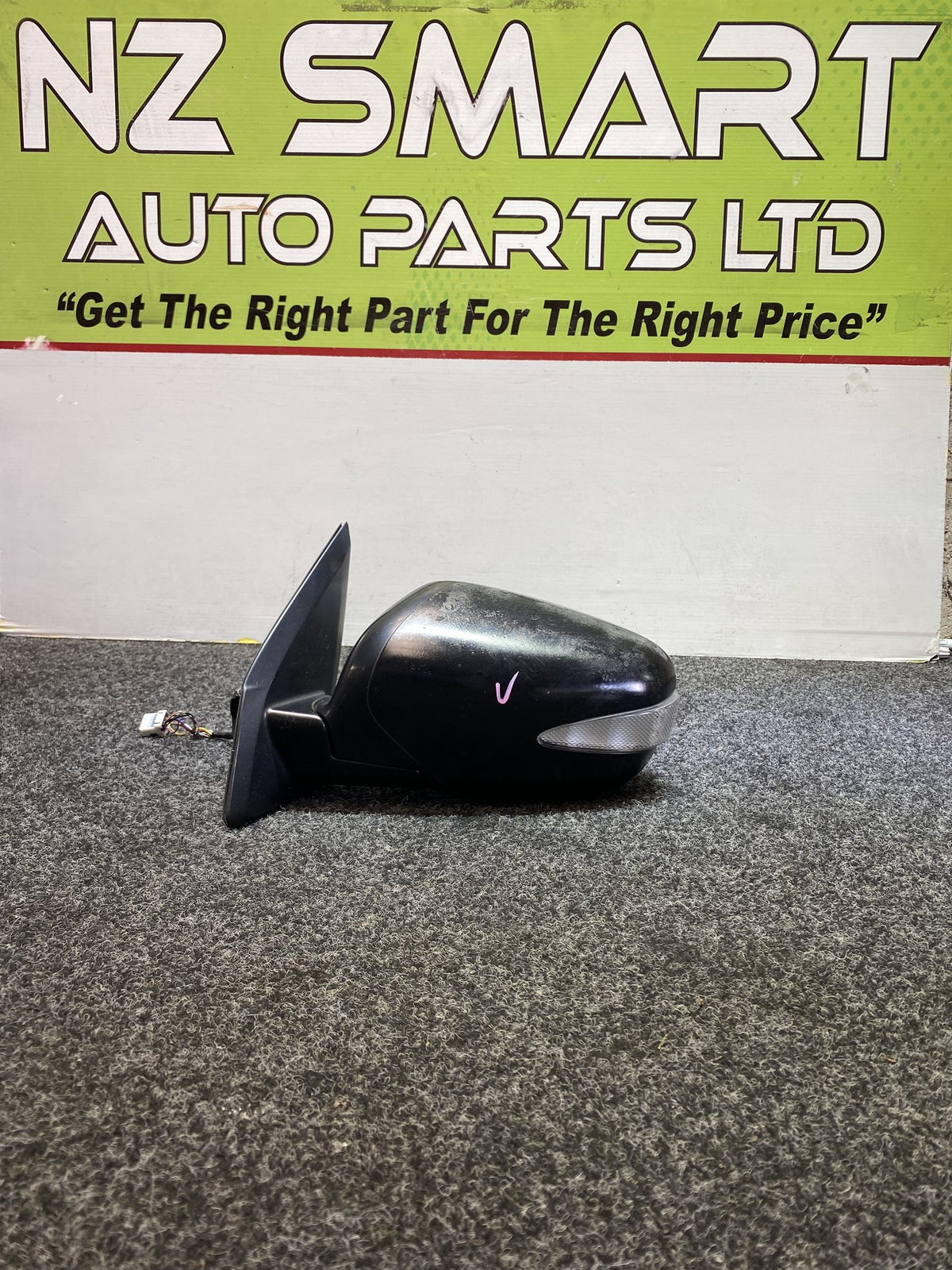2009 Mitsubishi Outlander CW5W - Left Door Mirror PN: 9 wires