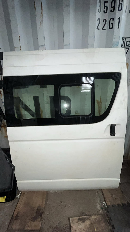 2015 Toyota Hiace - Right Sliding Door