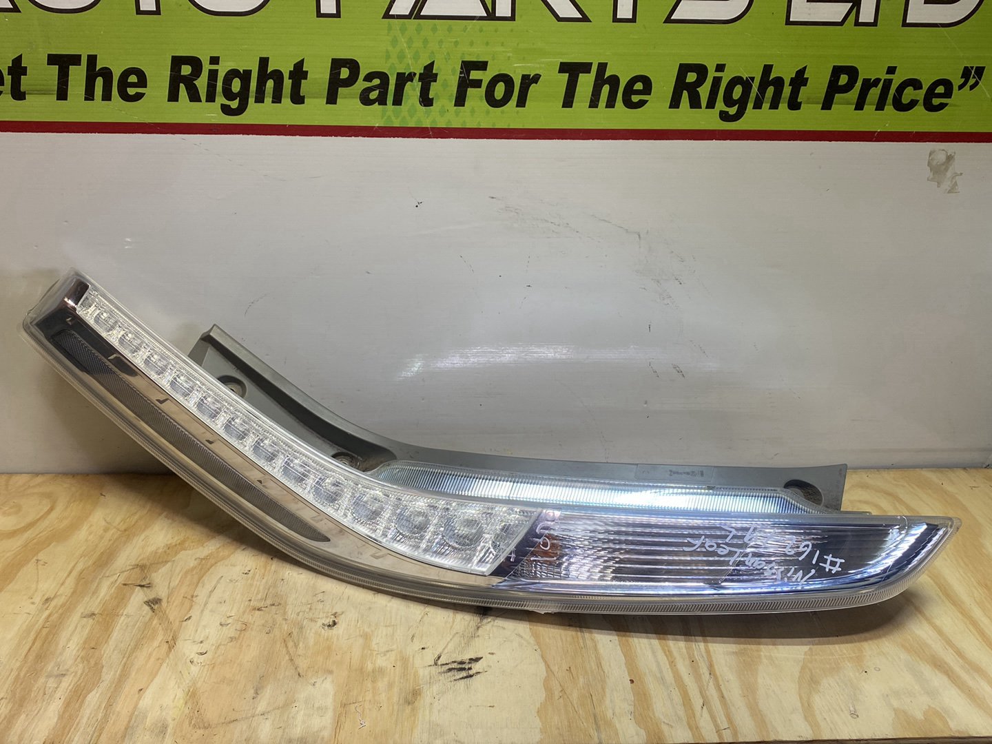 2014 Nissan Leaf ZE0 AZE0 - Left Taillight PN: ICHIKOH D115