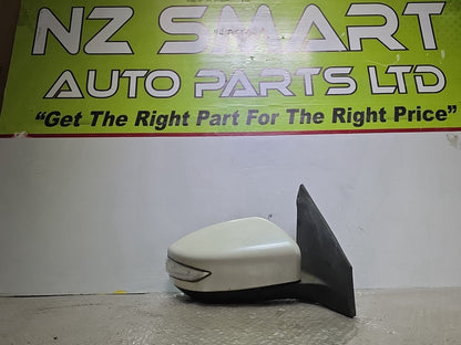 2014 Nissan Leaf- Right Door Mirror PN: 9 wires