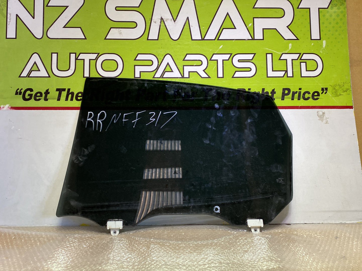 2013 Nissan Fuga - Right Rear Door Glass PN: M265