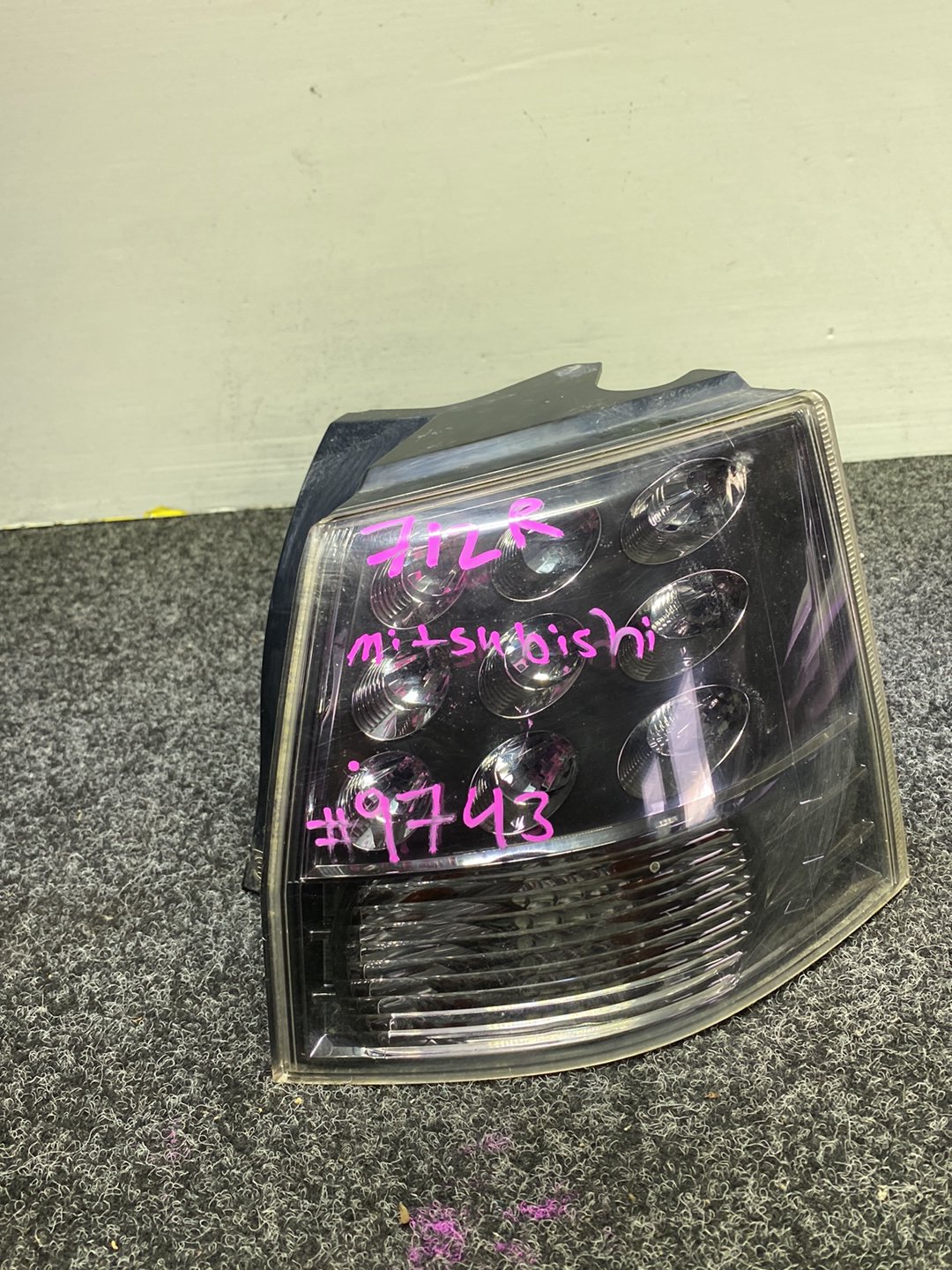 2007 Mitsubishi Outlander CW5W - Right Taillight