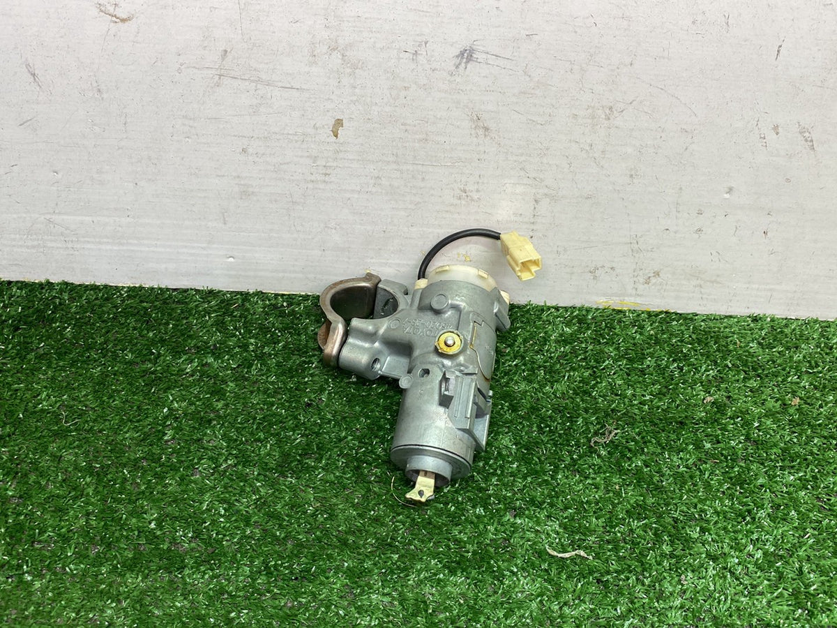 2001 to 2007 - Used Toyota Noah AZR6# Imported - Ignition Switch