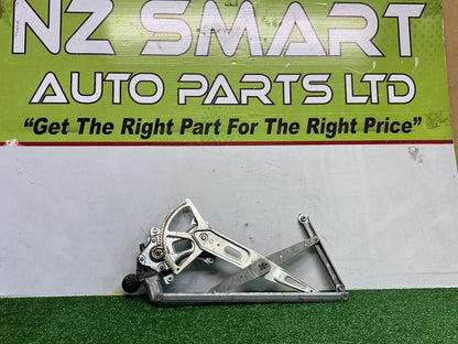 2002 Used Toyota Caldina - Right Front Window Regulator/Motor PN: 85711058010