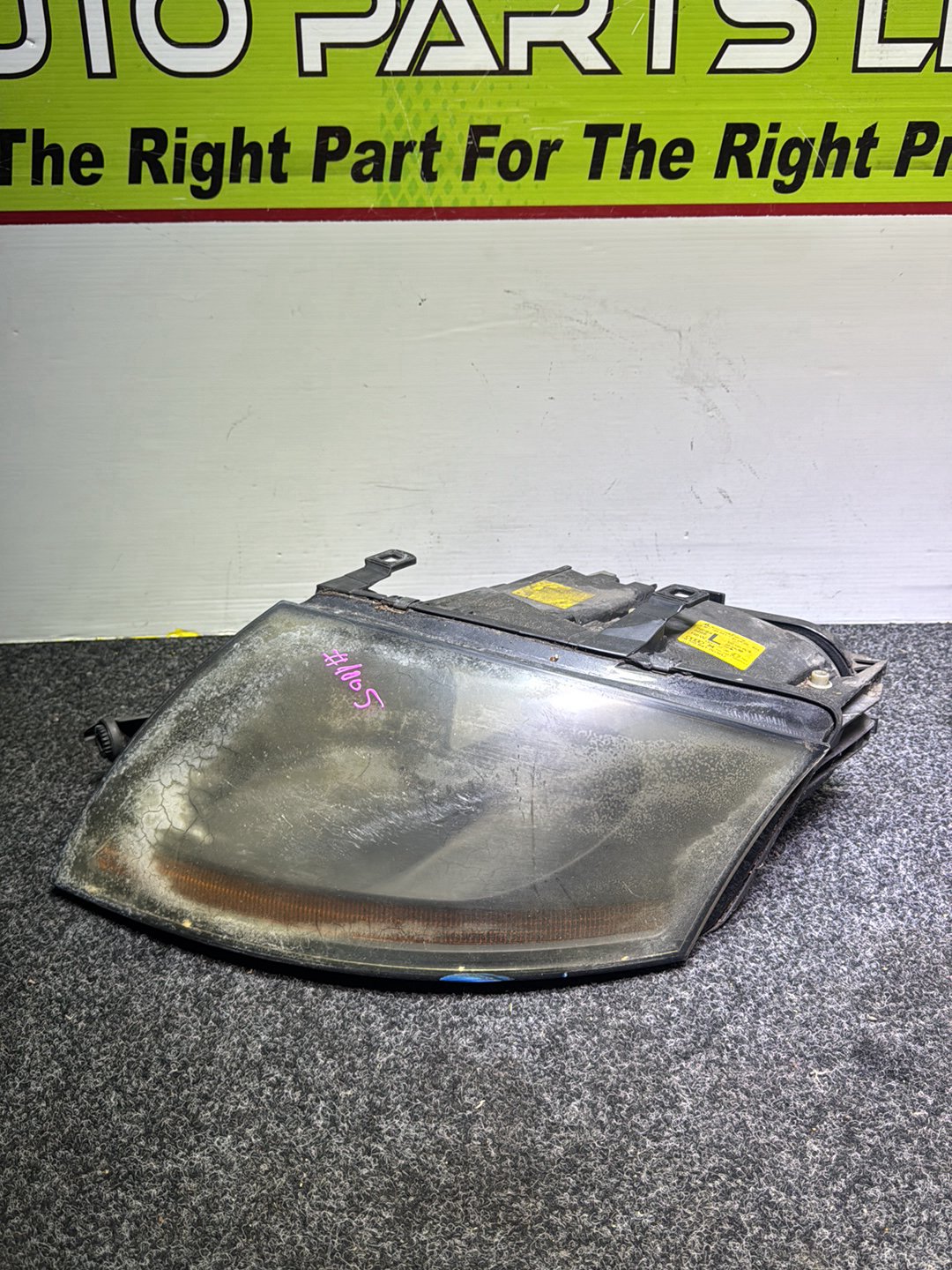 2005 Audi TT TRUZZZ8N751013059 - Left Headlight PN: 8N0 941 003