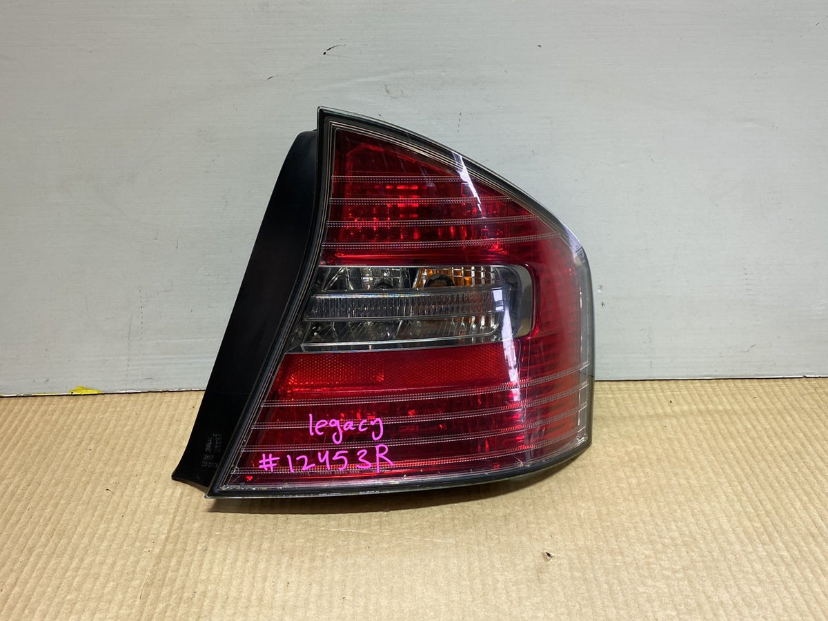 2006 Subaru Legacy BL5 - Right Taillight PN: Koito 220-20806