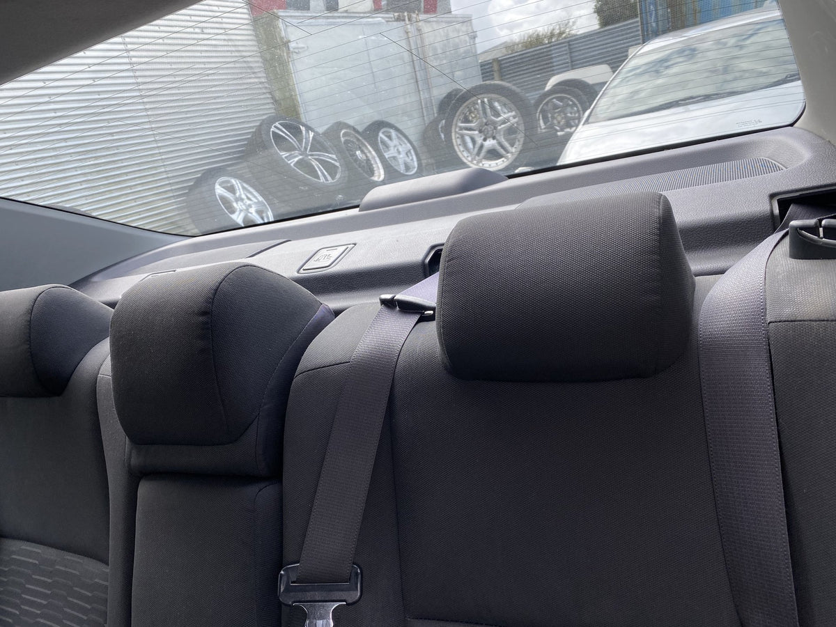 2016 Toyota Camry Hybrid H Dismantling For Parts