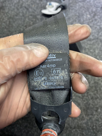 2012 Hyundai i45 - Left Front Seat Belt
