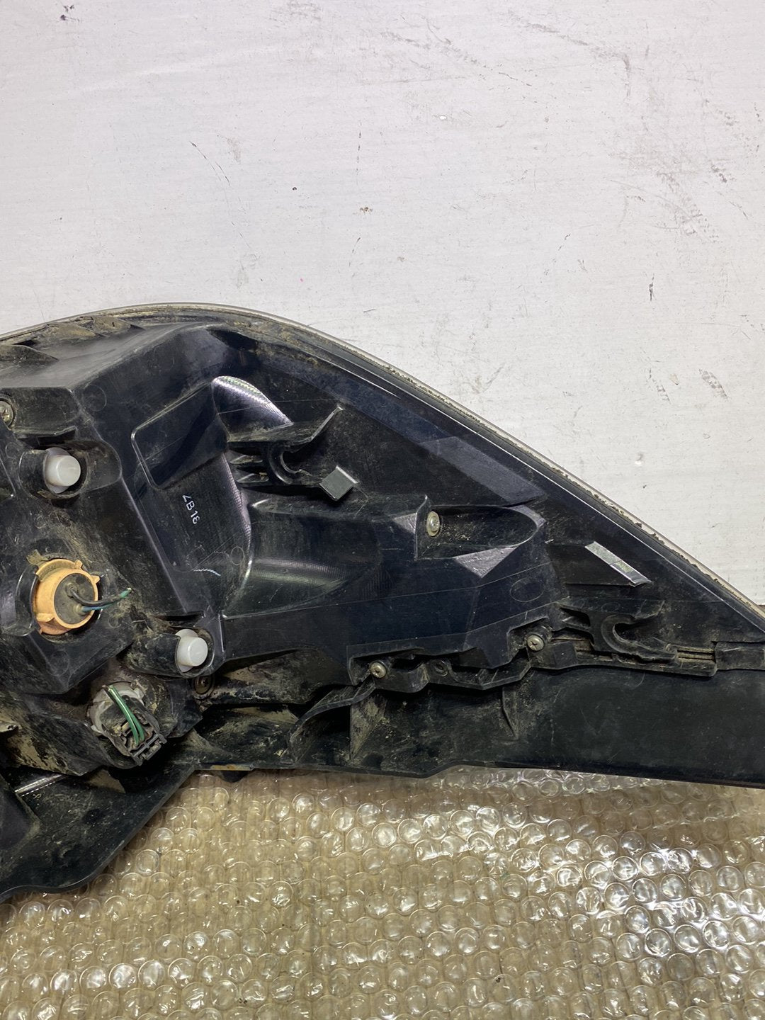2007 Mazda MPV- Right Taillight PN: L206-51170