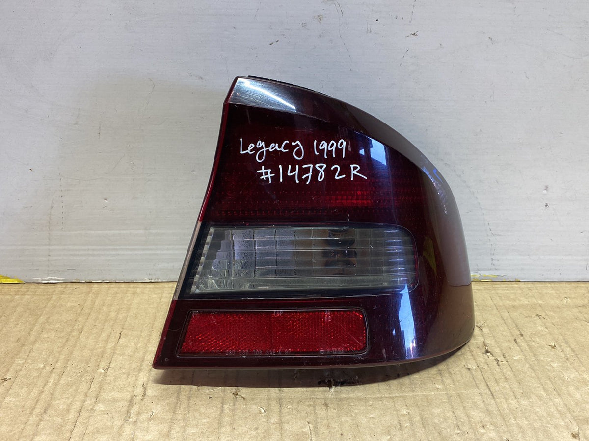 1999 Subaru Legacy BE5 - Right Taillight PN: 2SD 935 709