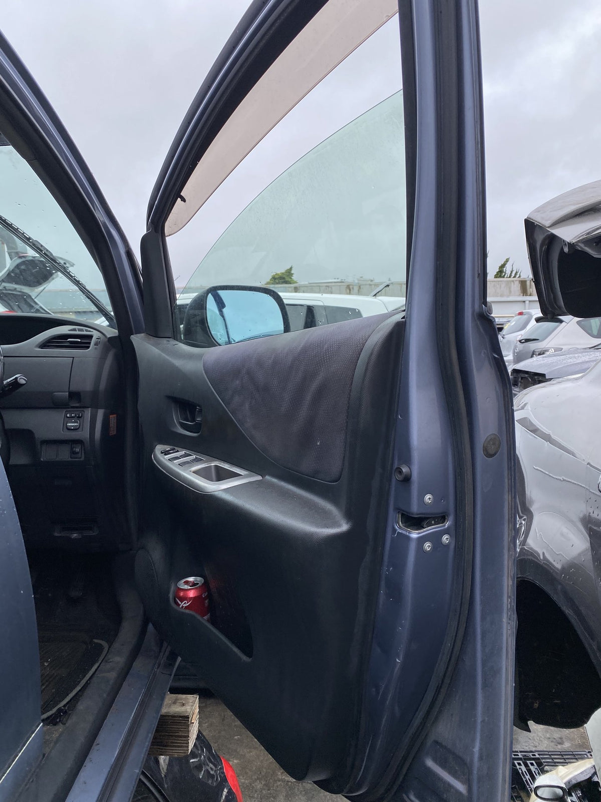 2005 Toyota Ractis NCP100 Dismantling For Parts