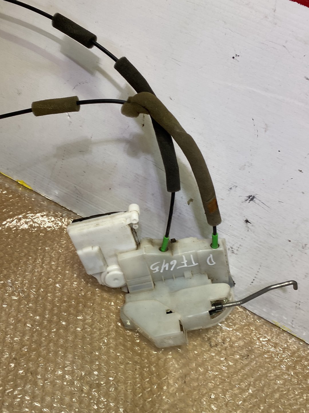 2007 Mazda CX-7 - Left Rear Lock Actuator PN: see photos