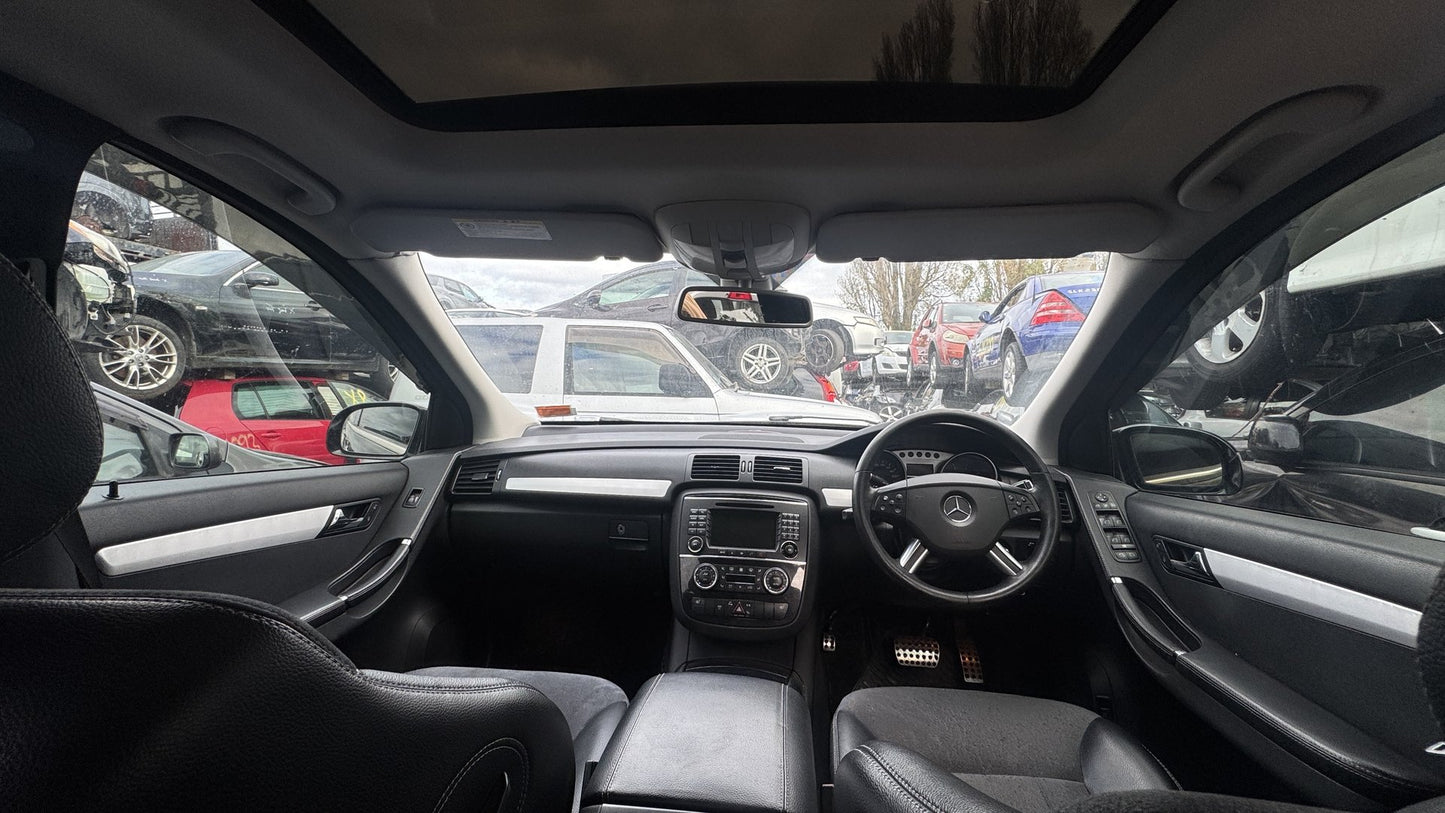 2006 Mercedes-Benz R350 4Matic WDC2510652A016286  Dismantling For Parts
