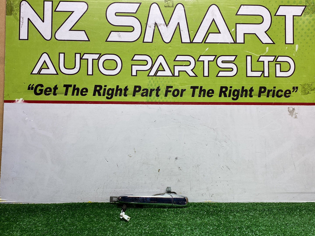 2007 Mazda Verisa - Left Front Door Exterior Handle PN: D46159410D