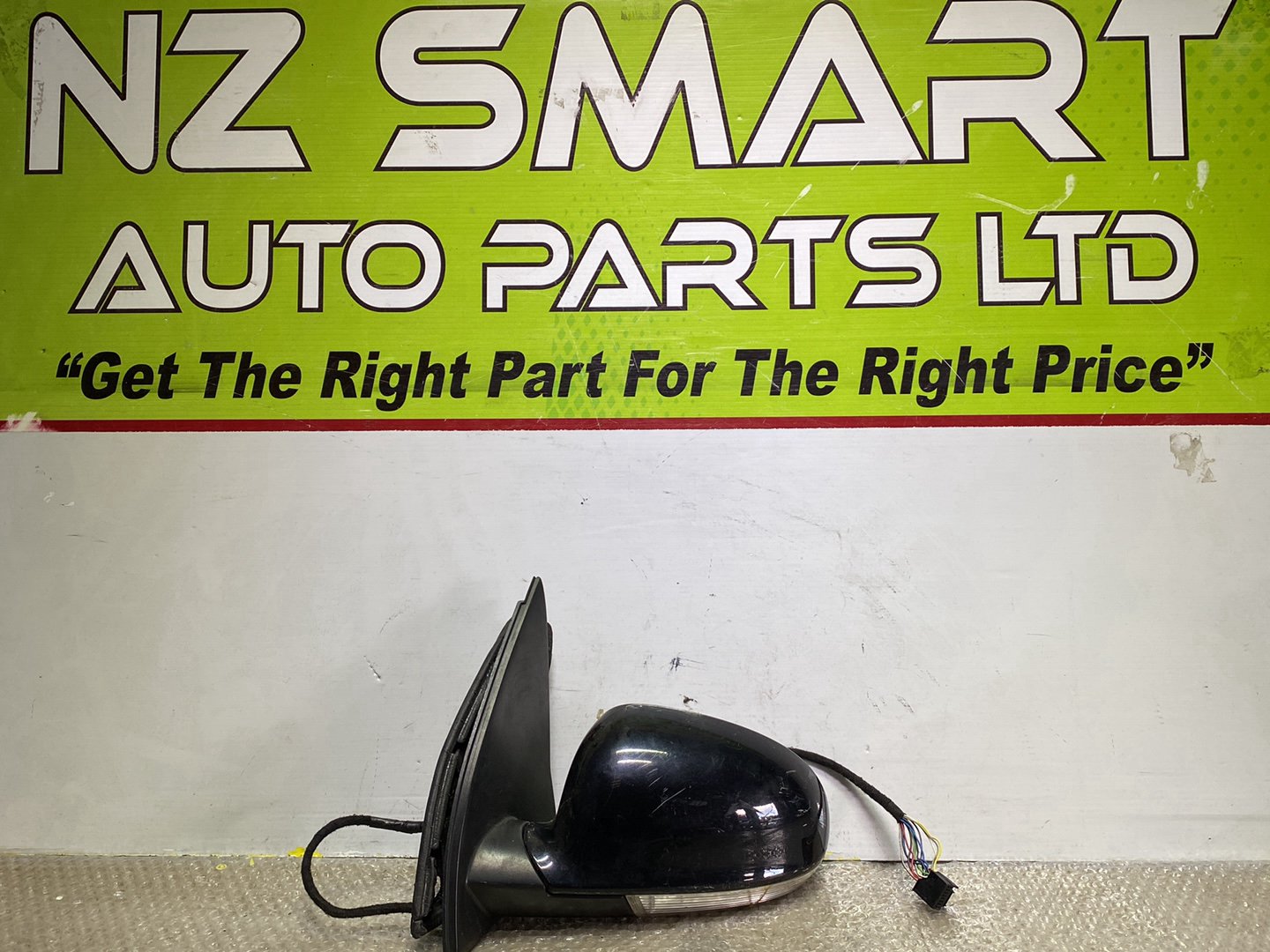 2007 Volkswagen Golf- Left Door Mirror PN: 14 wires