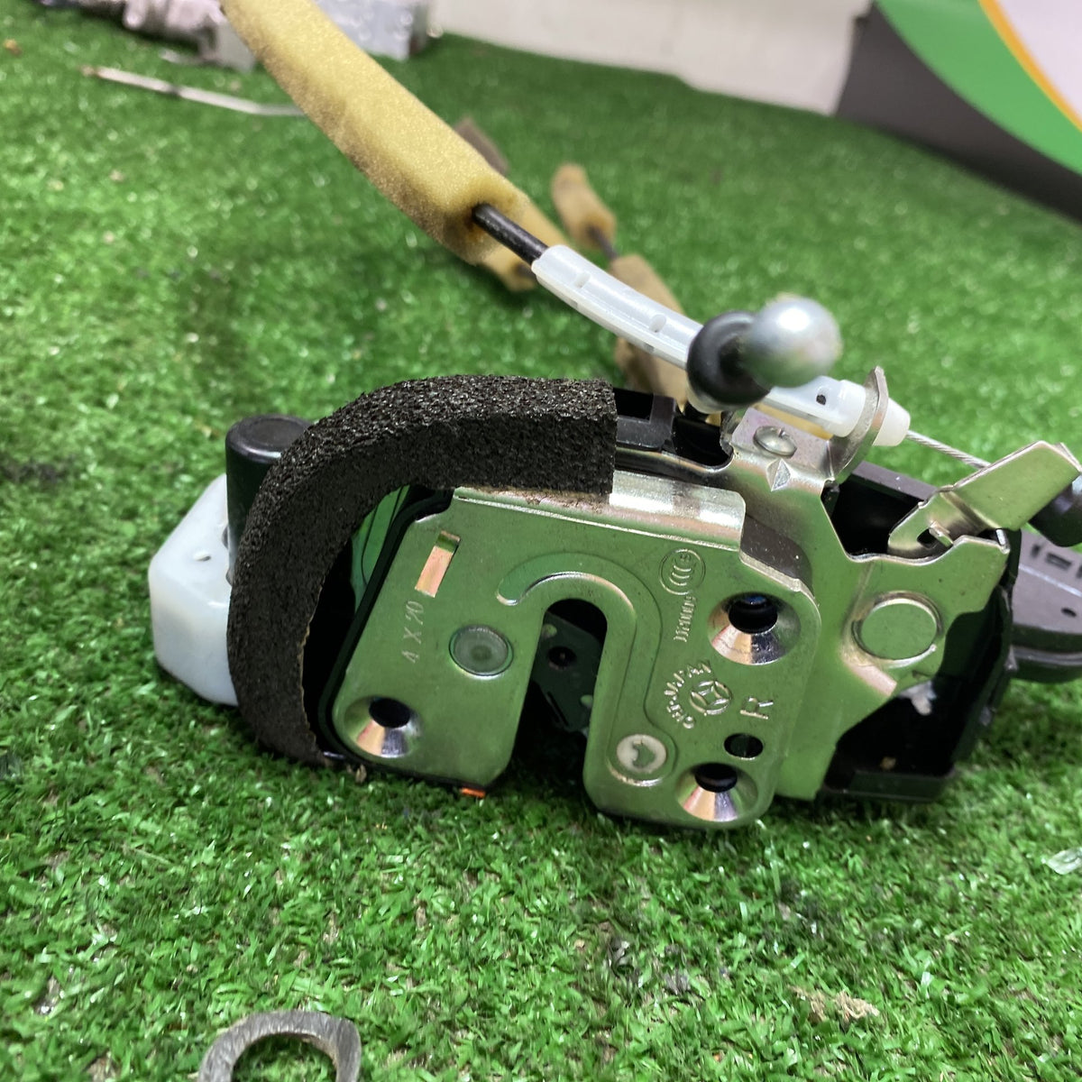 2014 Nissan Note - Right Front Door Lock Actuator PN: 80500-3VA1B