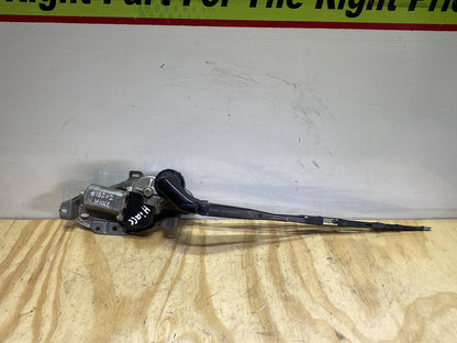 2007 Toyota Hiace - Wiper Motor PN: wiper arm