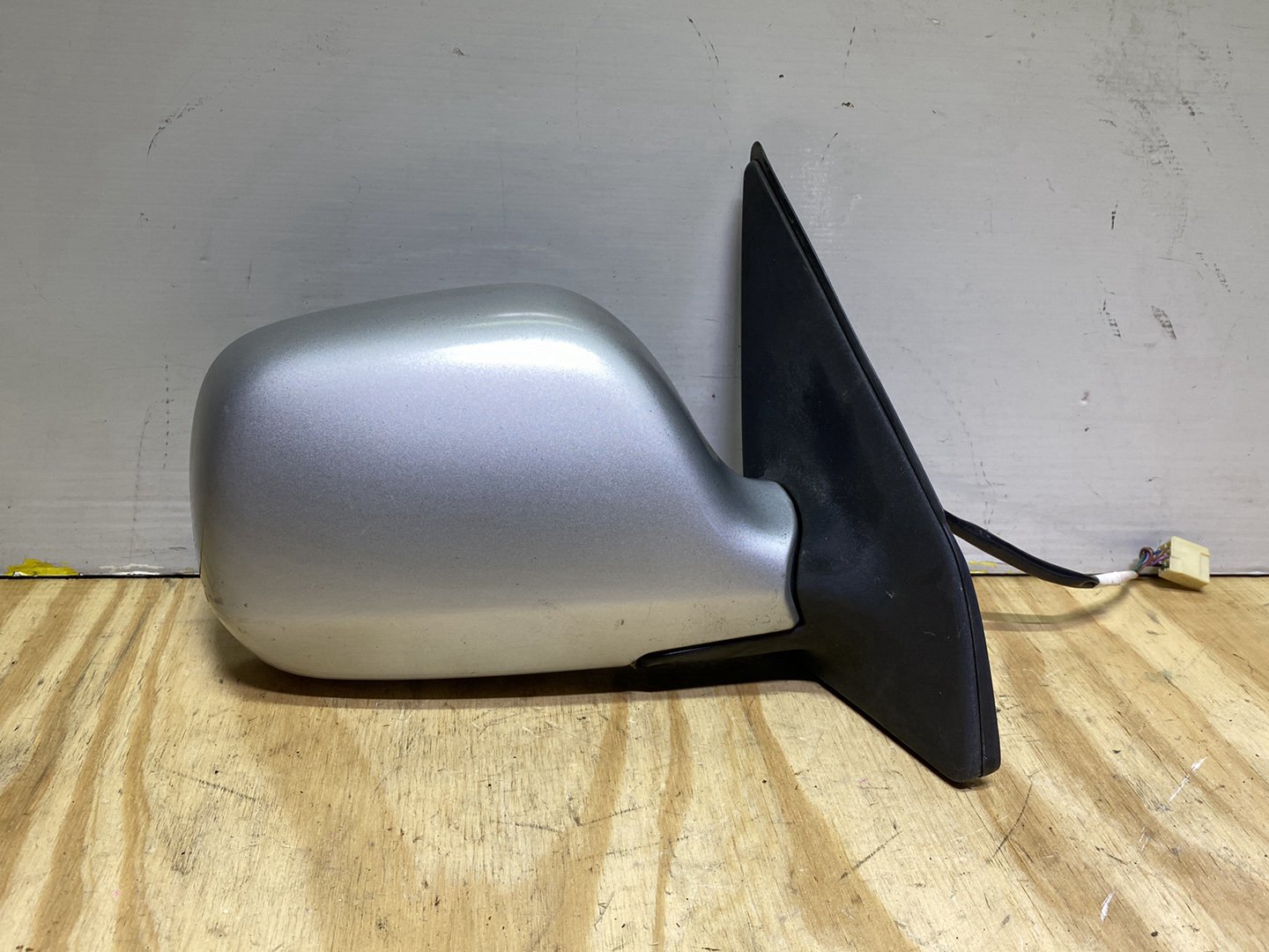 2003 Toyota Fun Cargo NCP20 - Right Door Mirror PN: 5 wires
