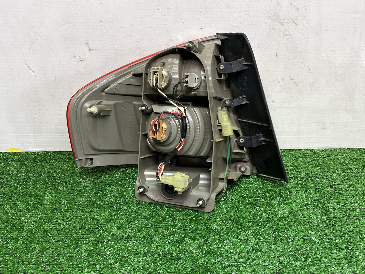 2009 Subaru Legacy - Right Taillight PN: 220-20960