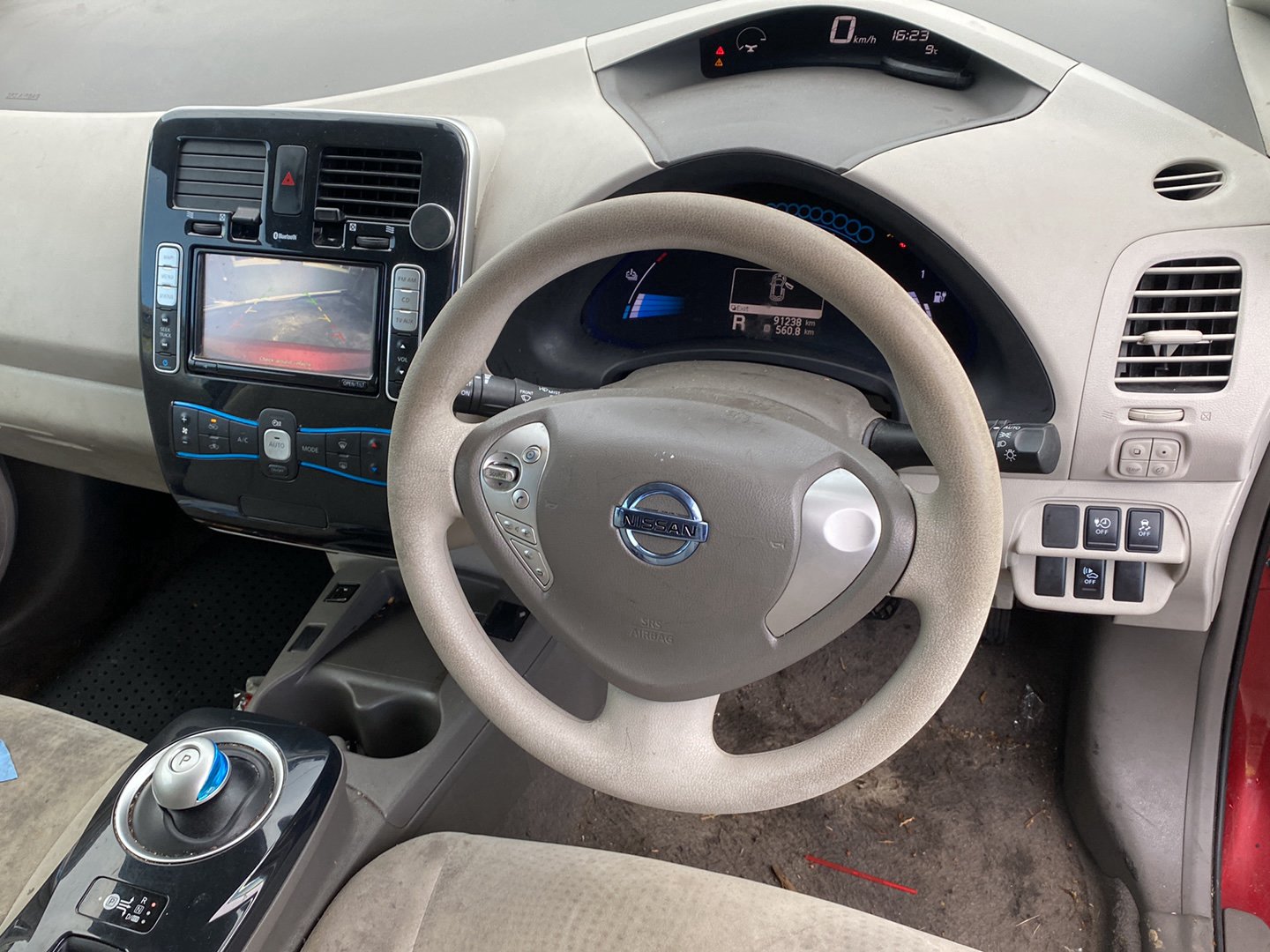 2011 Nissan Leaf ZE0  Dismantling For Parts
