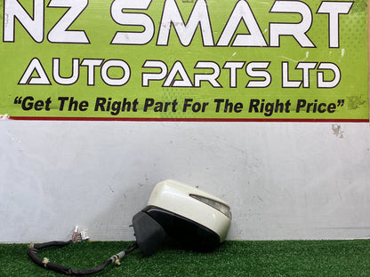 2009 Honda Odyssey - Left Door Mirror PN: 2 plugs 15 wires