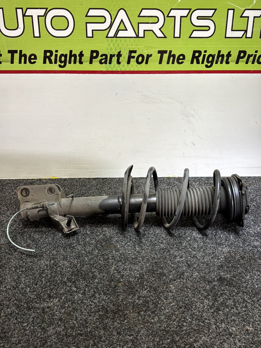2010 Nissan Juke YF15- Right Front Shock Absorber PN: