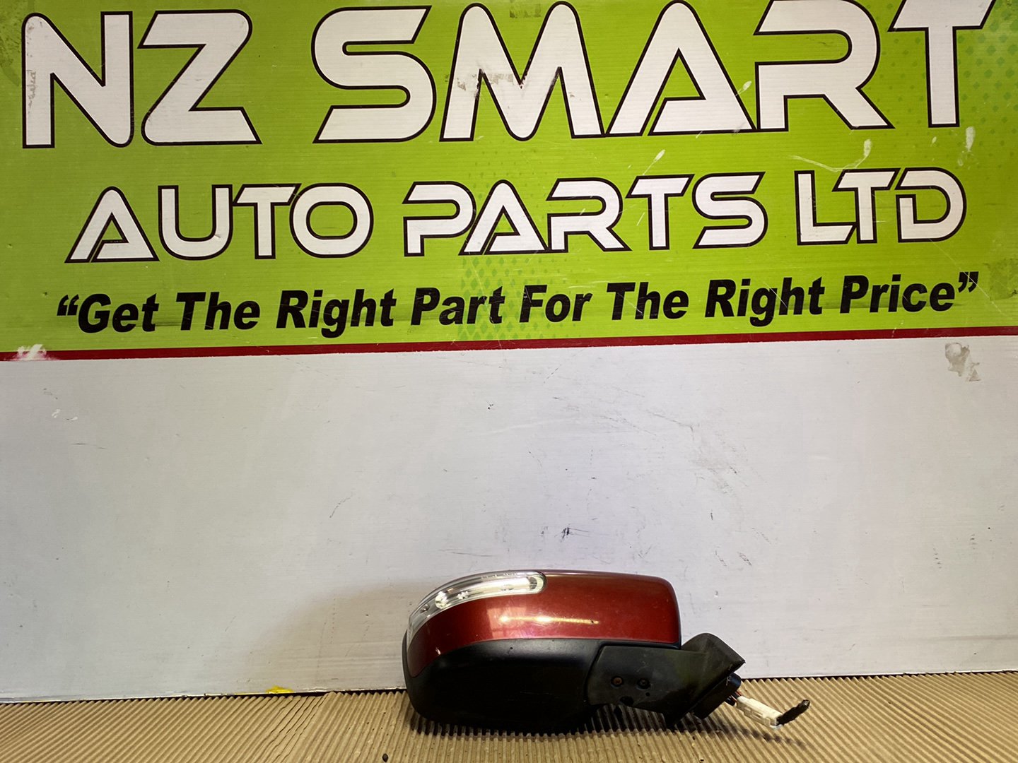 2007 Mazda MPV- Right Door Mirror PN: 7 wires