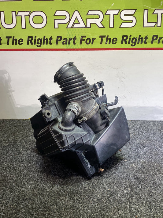 2005 Mazda Axela - Air Cleaner Assembly EFI Air Box