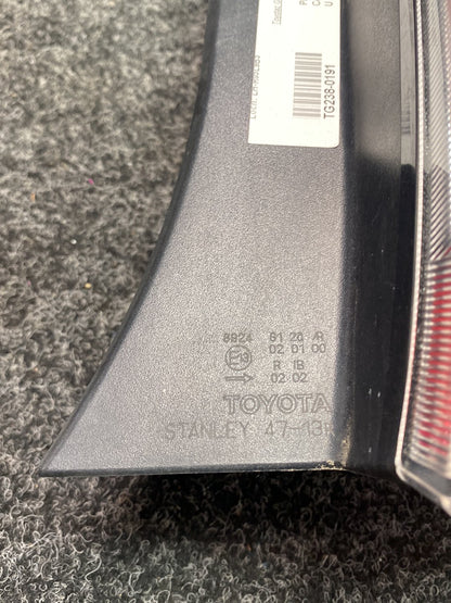 2005 Used Toyota Prius NHW20 - Right Taillight PN: STANLEY 4713
