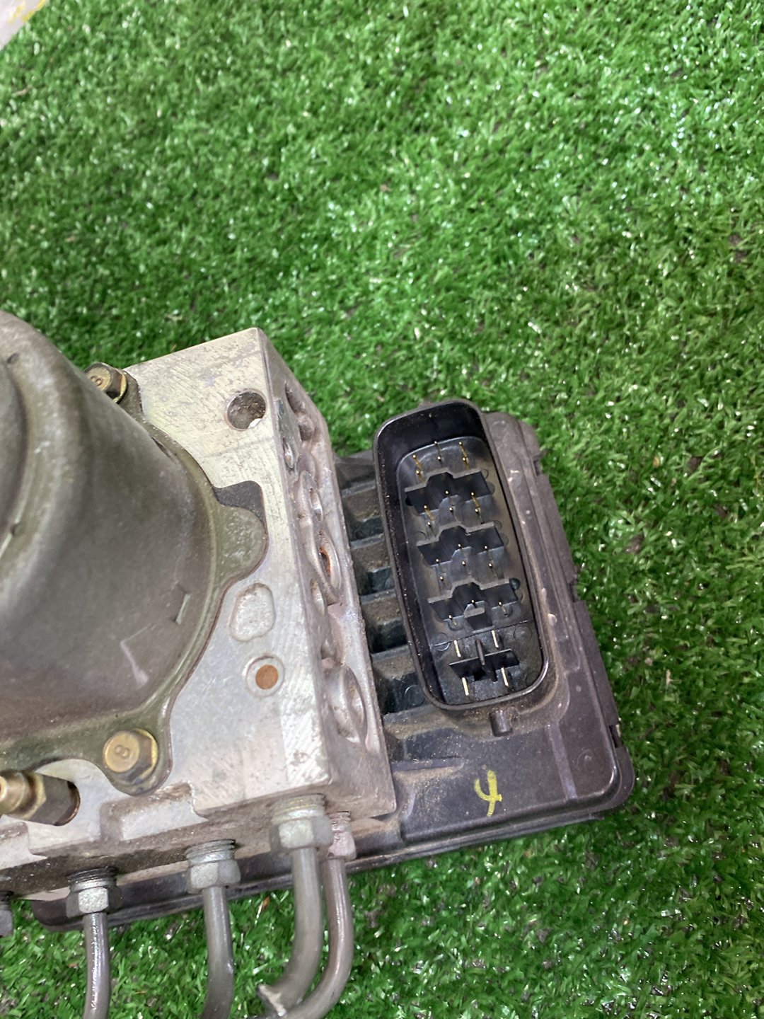 2005 Used Toyota Ist NCP60 - ABS Pump PN: See photos