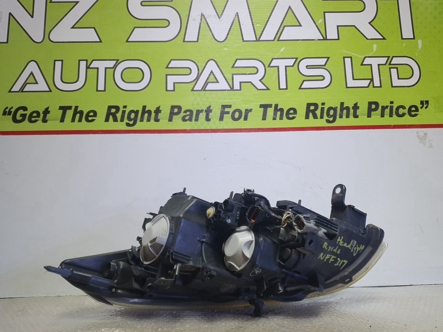 2011 Nissan Fuga- Right Headlight PN: see photos