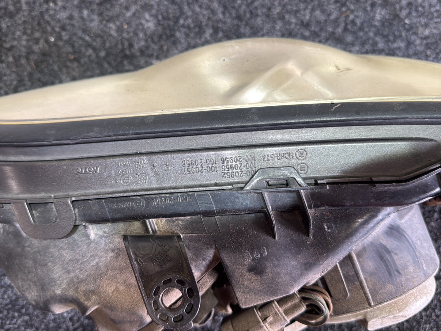 2008 Subaru Legacy - Right Headlight PN: 100-20952
