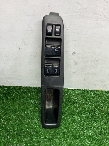 2004 Nissan Elgrand - Master Power Window Switch PN: 25401WL000