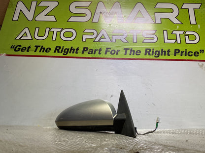 2004 Nissan Primera- Right Door Mirror PN: 5 wires