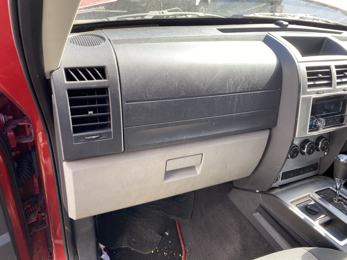 2007 Dodge Nitro SXT- Dismantling For Parts