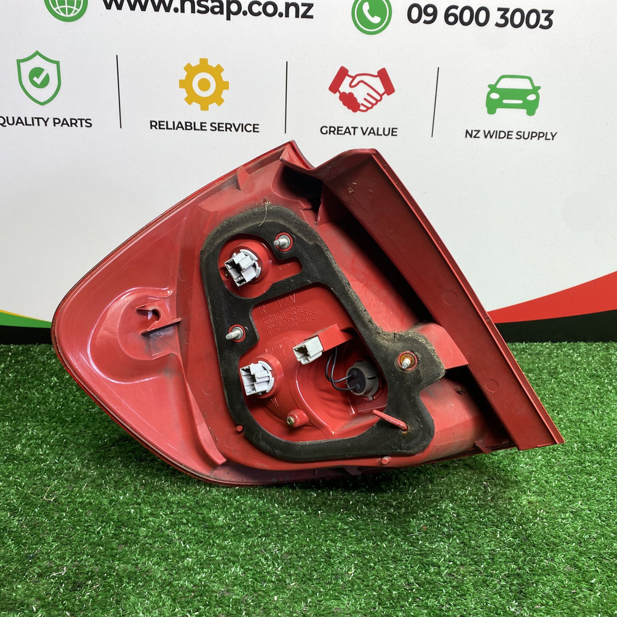 2009 Mazda Verisa - Right Taillight PN: STANLEY P4417