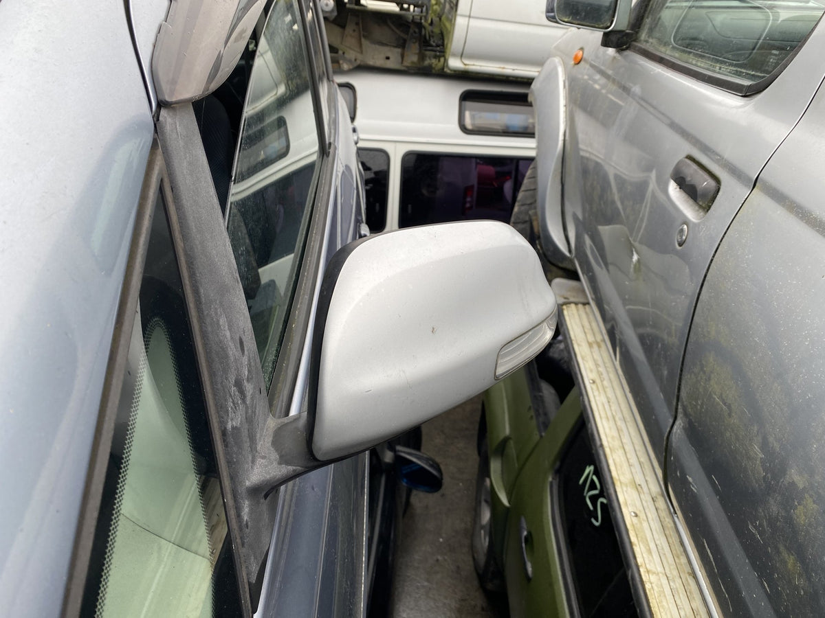 2005 Toyota Ractis NCP100 Dismantling For Parts