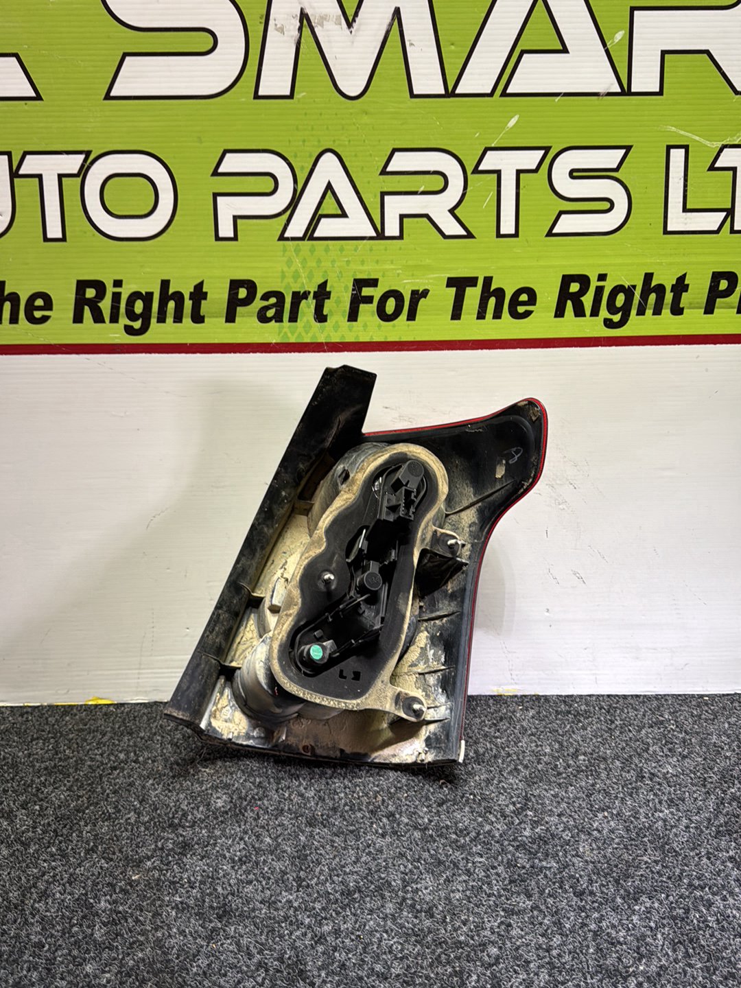2003 Used Toyota Avensis - Left Taillight PN: KOITO 05-50