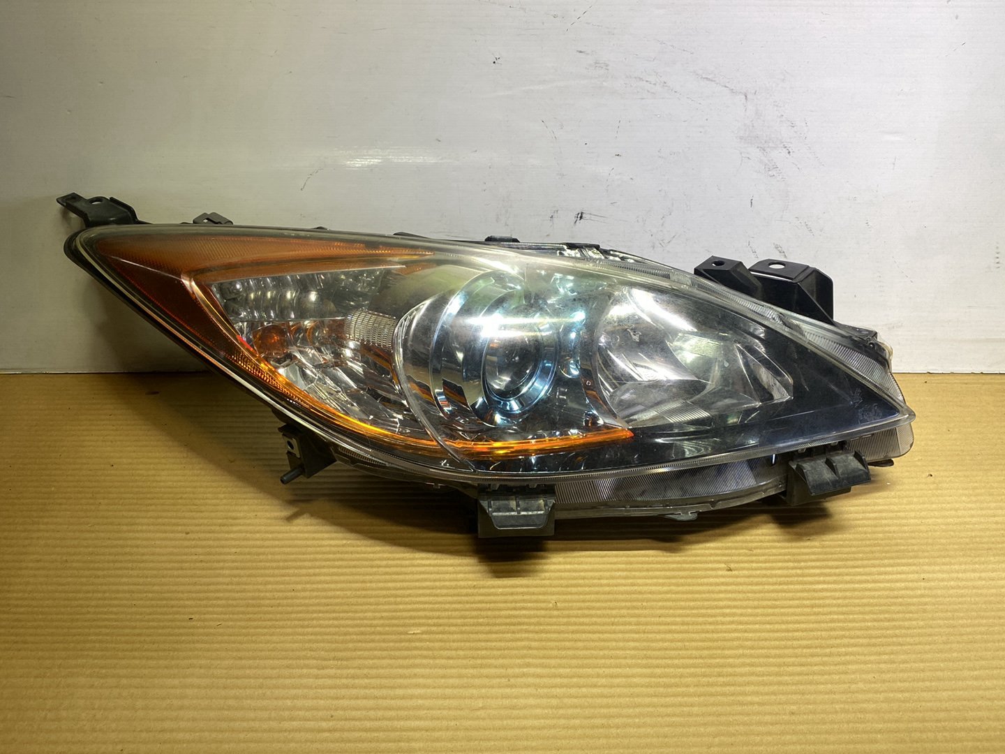 2010 Mazda Axela- Right Headlight PN: