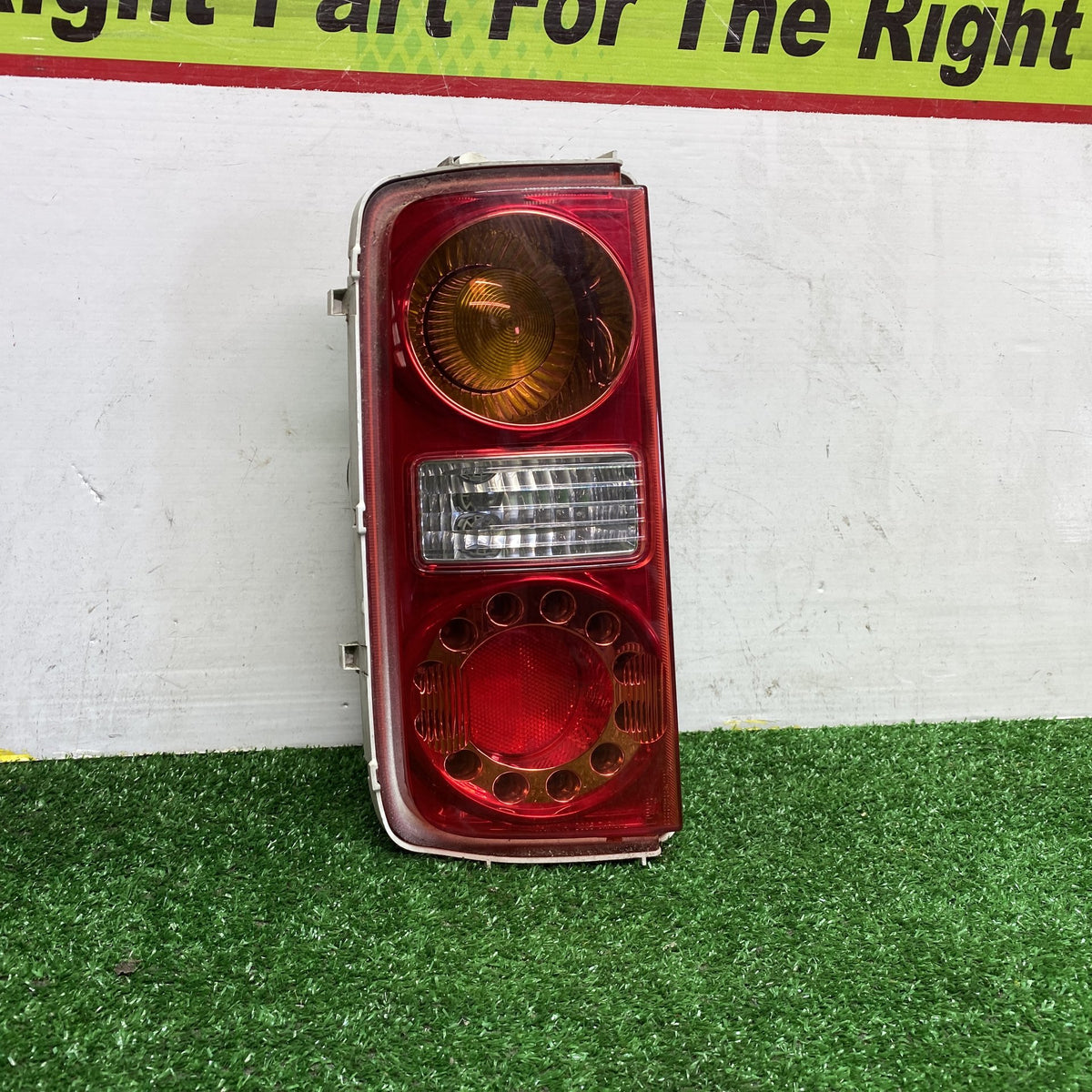 May 2002 to Dec 2010 - Nissan Elgrand E51 - Left Upper Taillight - Lens# D005