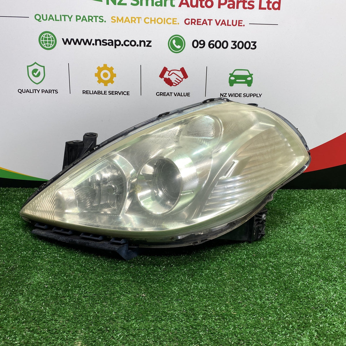 2008 Nissan Tiida - Left Headlight PN: STANLEY P5132