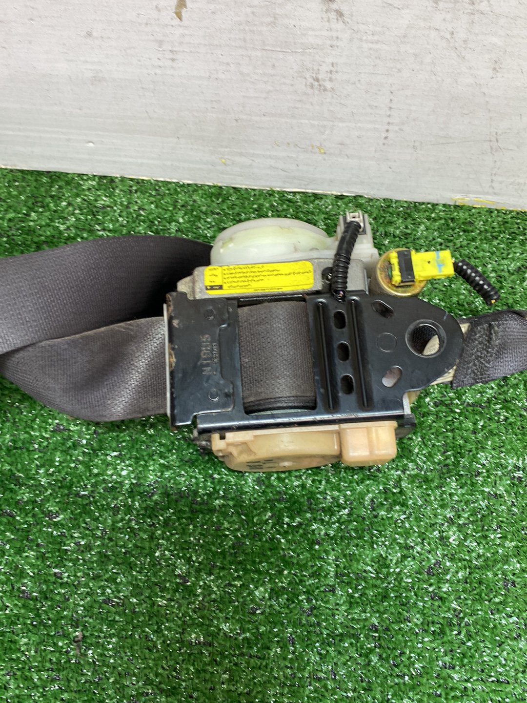 2002 Used Toyota Caldina - Right Front Seat Belt PN: 7321021130C1