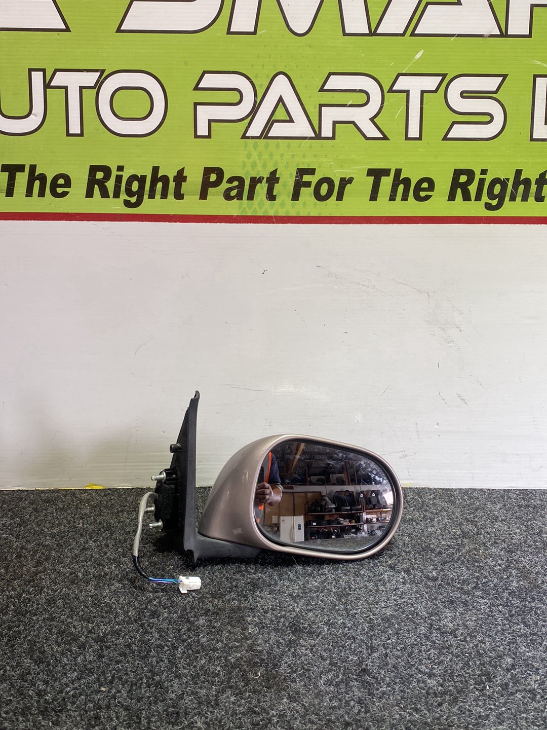 2008 Nissan March - Right Door Mirror PN: 3 wires