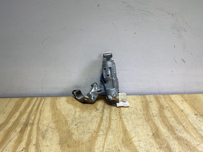 2000 Toyota Vitz SCP10 - Ignition With Key PN: 45020-52-1