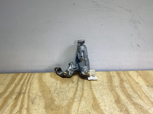 2000 Toyota Vitz SCP10 - Ignition With Key PN: 45020-52-1
