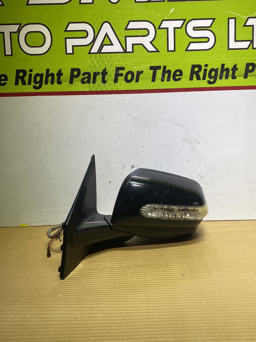 2008 Nissan Murano- Left Door Mirror PN: 2 plugs/ 13 wires