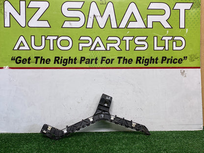 2009 Honda Odyssey RB3 - Left Rear Bumper Retainer PN:
