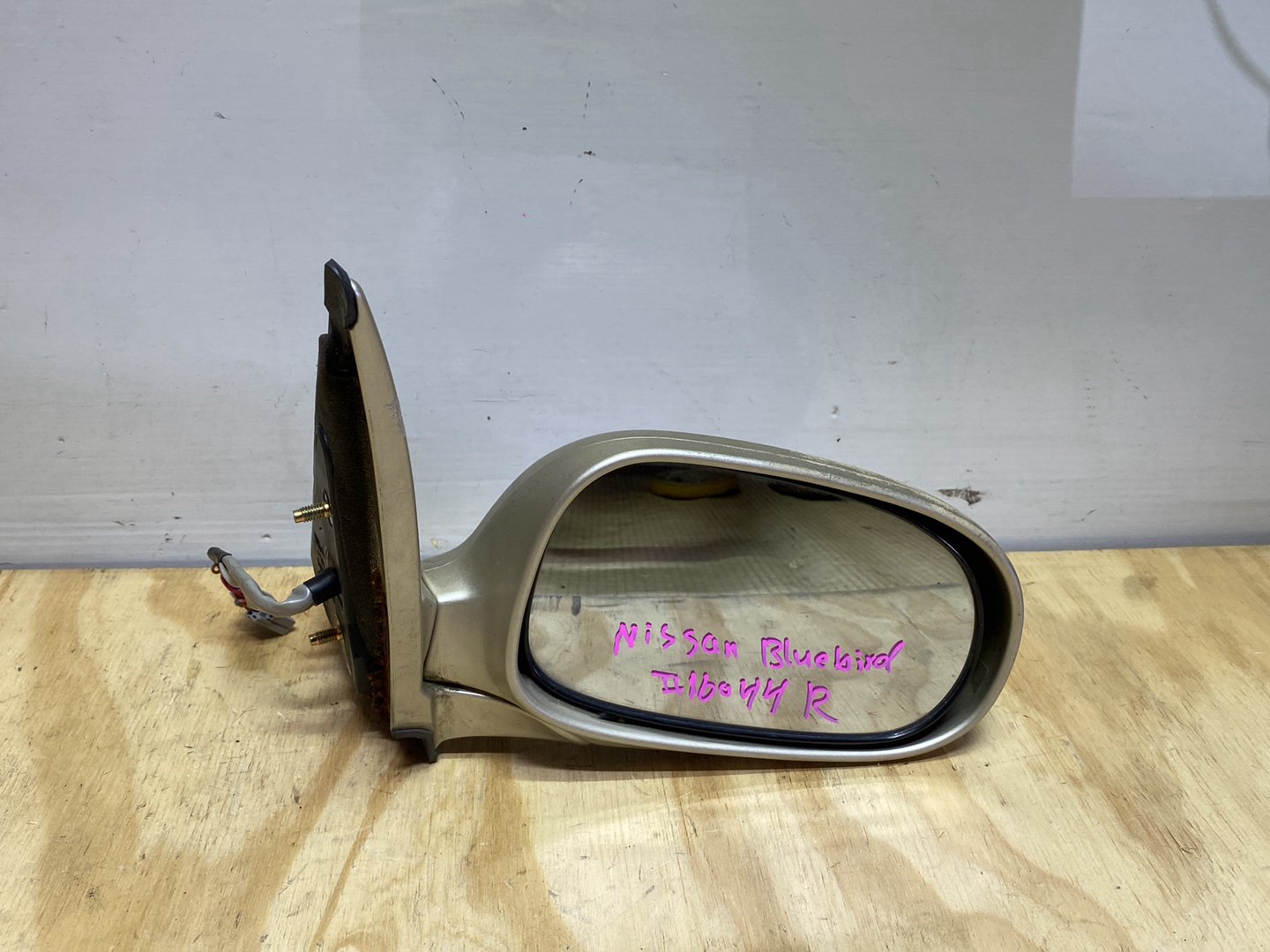 2005 Nissan Bluebird QG10 - Right Door Mirror PN: 5 wires